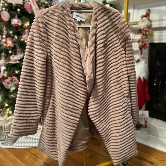 BB Dakota Tan Faux Fur Jacket - Picture 3 of 7